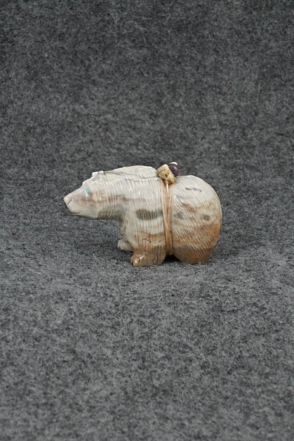 Bear Zuni Fetish Carving - Farlan & Paulette Quam