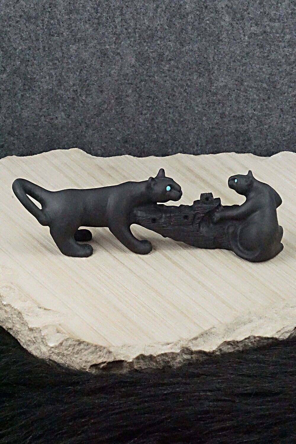 Mountain Lion Zuni Fetish Carving - Albert Eustace Sr.