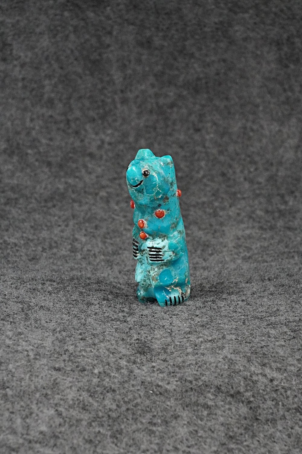 Bear Zuni Fetish Carving - Claudia Peina