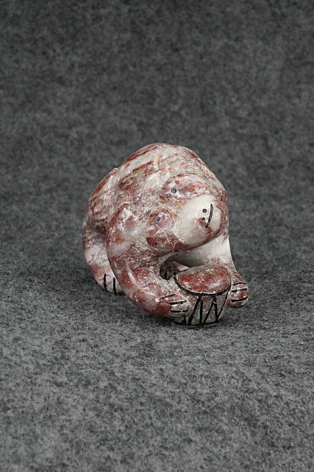 Bear Zuni Fetish Carving - Rick Kallestewa
