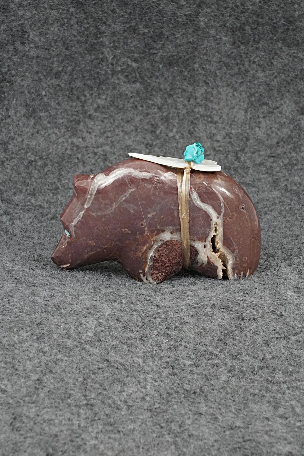 Bear Zuni Fetish Carving - Daphne Quam