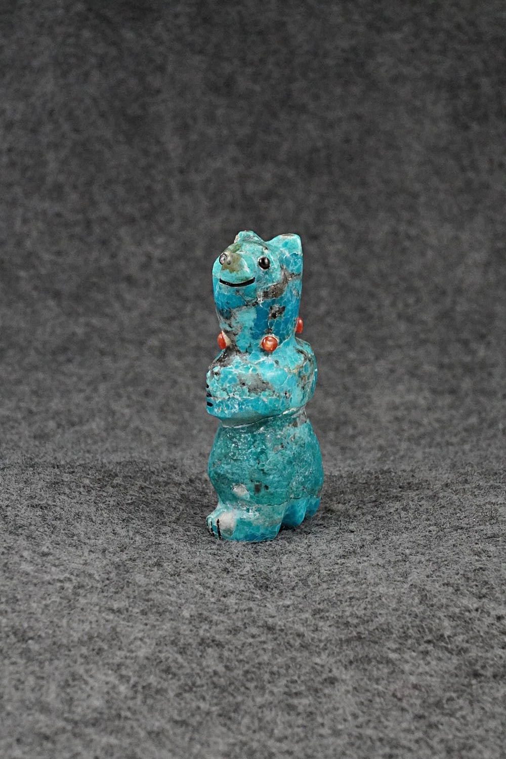 Bear Zuni Fetish Carving - Claudia Peina
