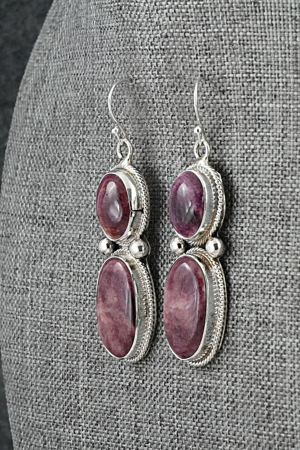 Spiny Oyster & Sterling Silver Necklace and Earrings Set - Paul Livingston