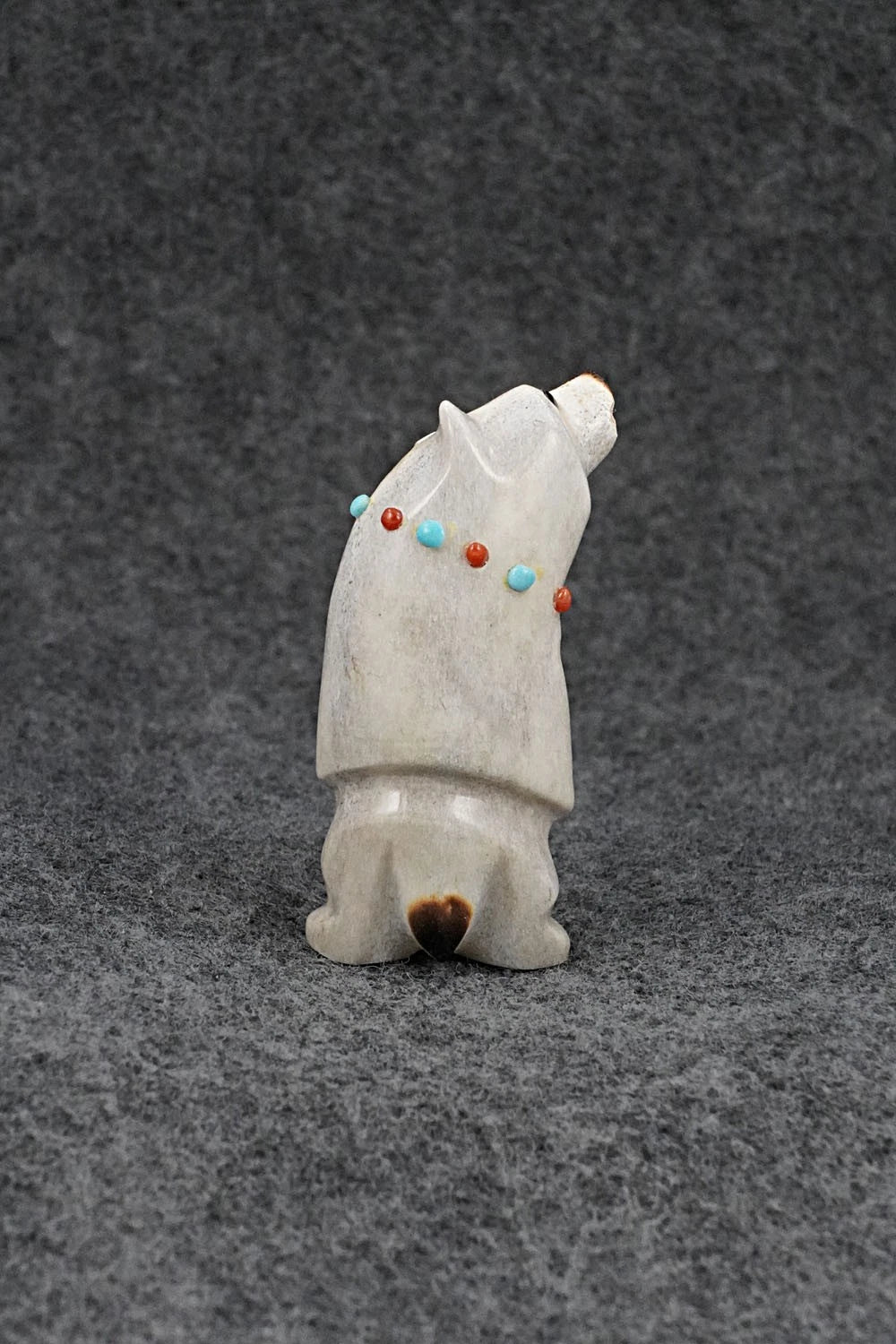 Bear Zuni Fetish Carving - Claudia Peina