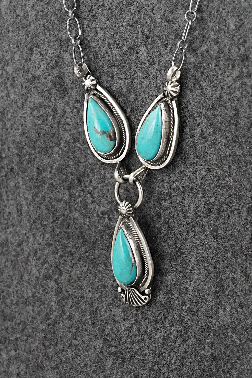 Turquoise & Sterling Silver Necklace - Verley Betone