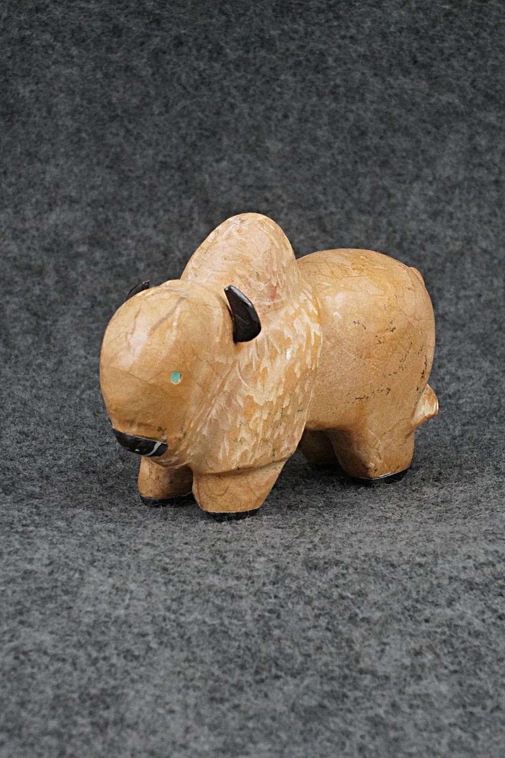 Buffalo Zuni Fetish Carving - Freddie Leekya