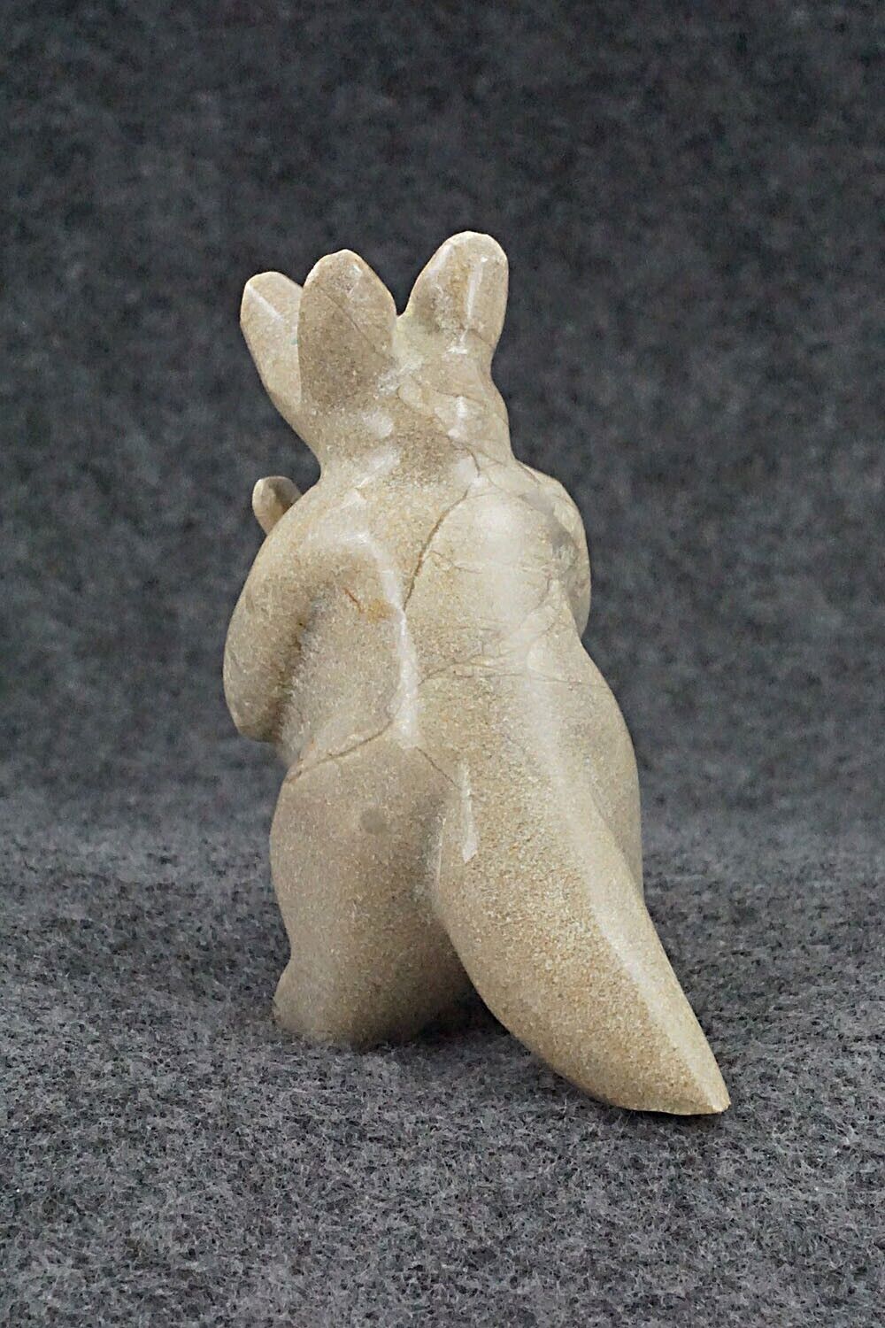 Kangaroo with Joey Zuni Fetish Carving - Enrike Leekya