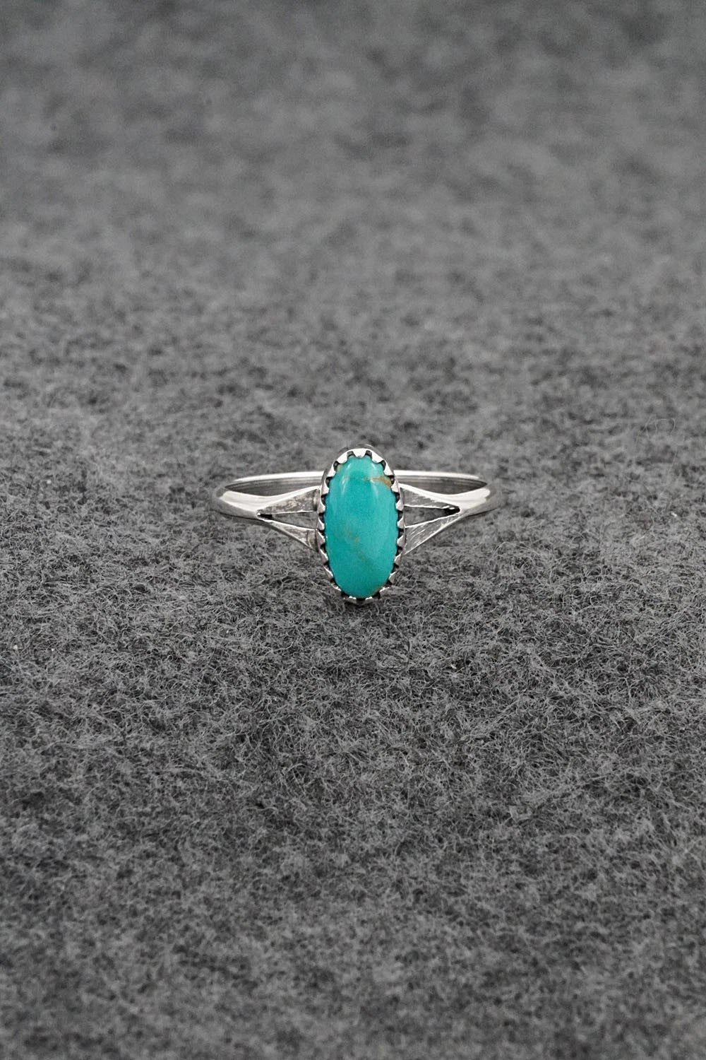 Turquoise & Sterling Silver Ring - Matthew Gordon - Size 8