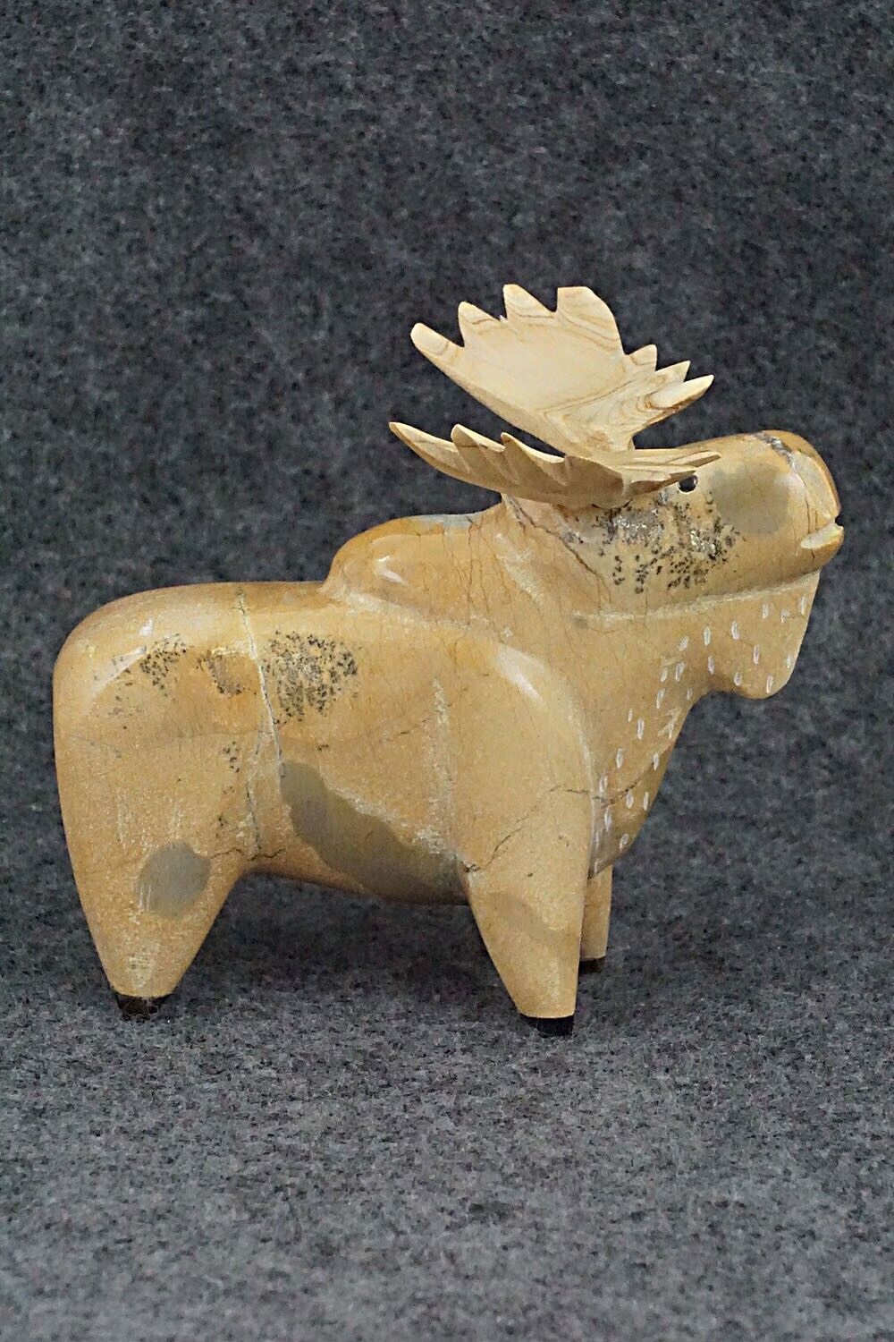 Moose Zuni Fetish Carving - Enrike Leekya