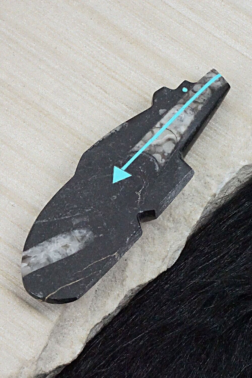 Bear Zuni Fetish Carving - Bernard Laiwakete