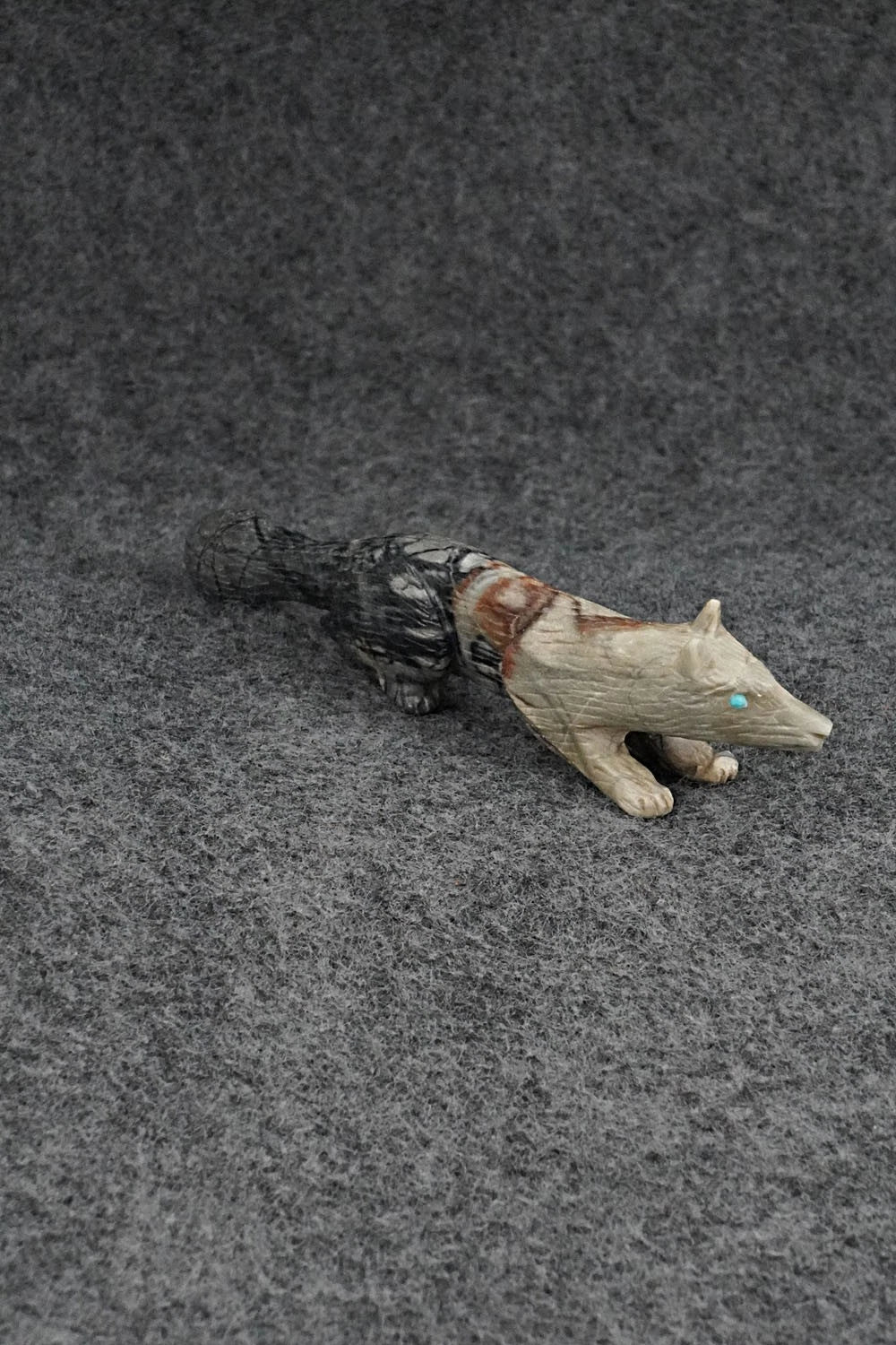 Wolf Zuni Fetish Carving - Lance Cheama