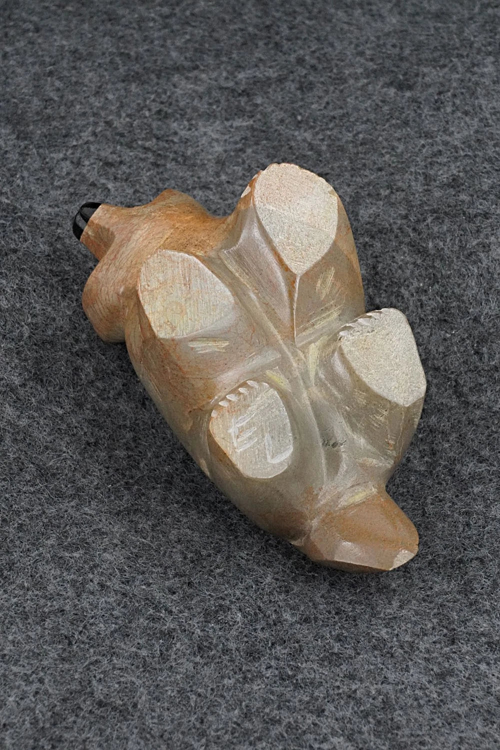 Badger Zuni Fetish Carving - Enrike Leekya