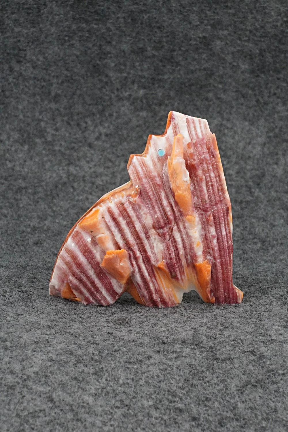 Wolf Zuni Fetish Carving - Kenric Laiwakete