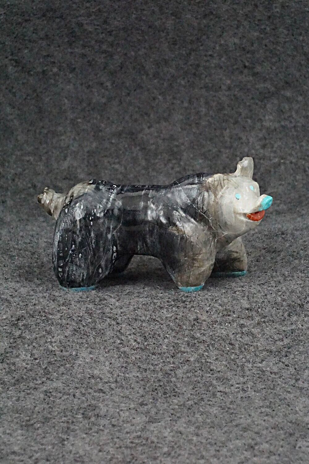 Pig Zuni Fetish Carving - Freddie Leekya