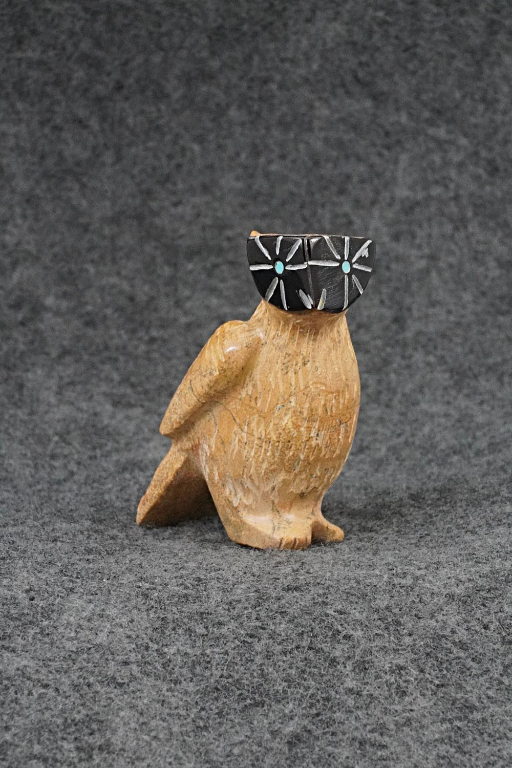 Owl Zuni Fetish Carving - Freddie Leekya