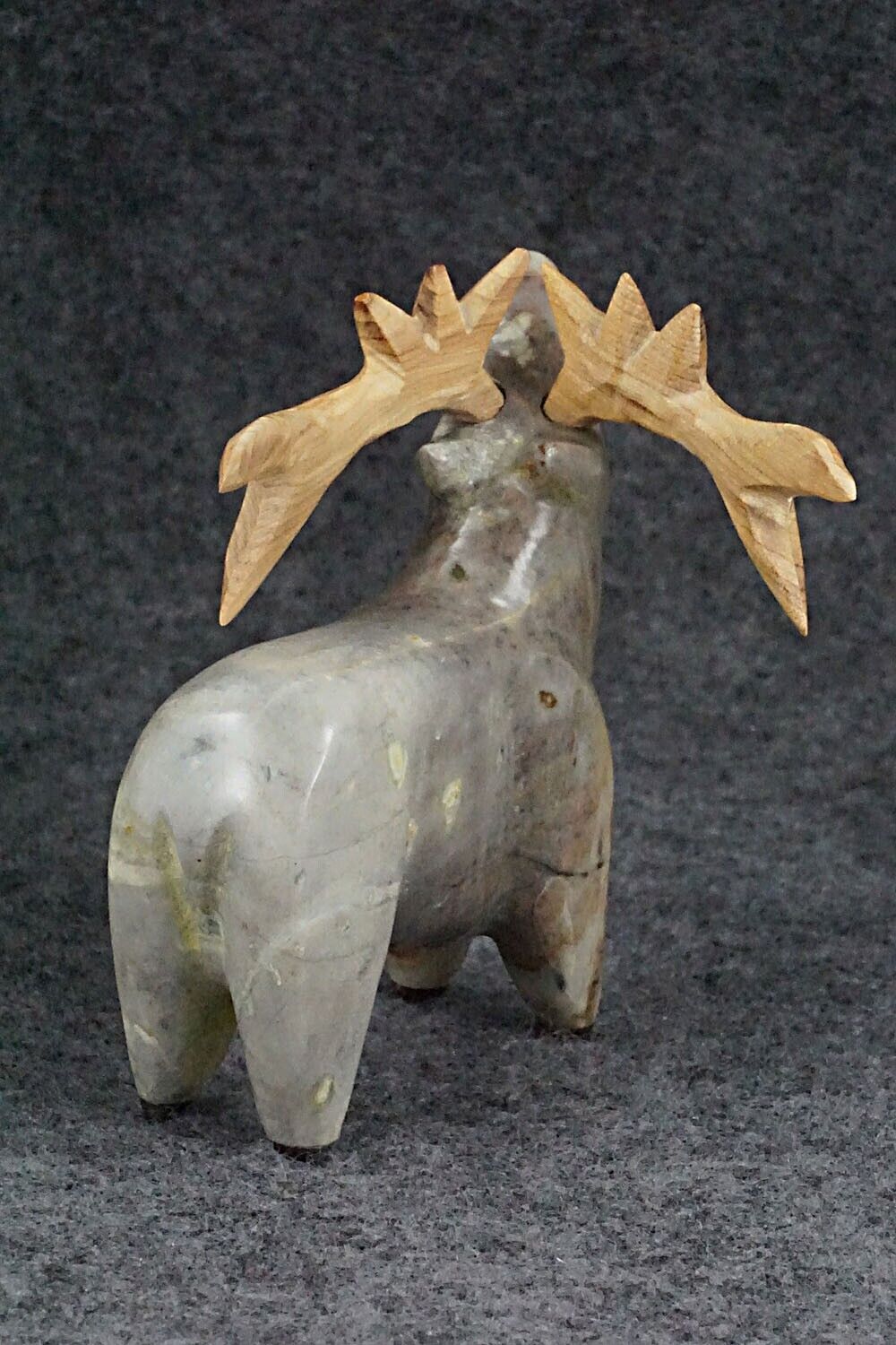 Elk Zuni Fetish Carving - Enrike Leekya