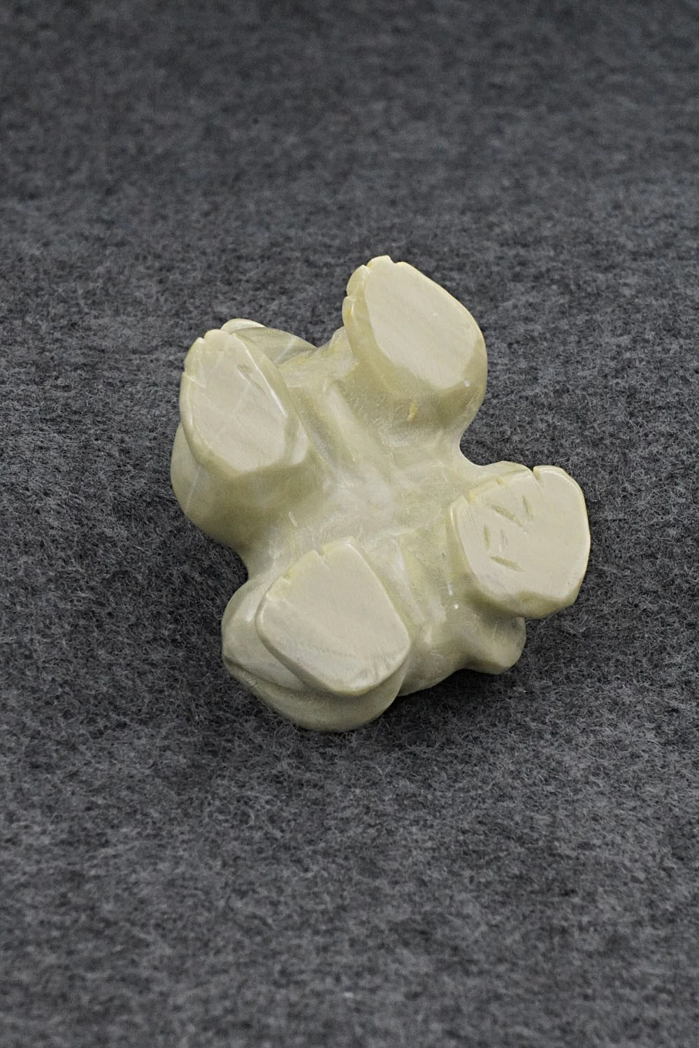 Frog Zuni Fetish Carving - Freddie Leekya