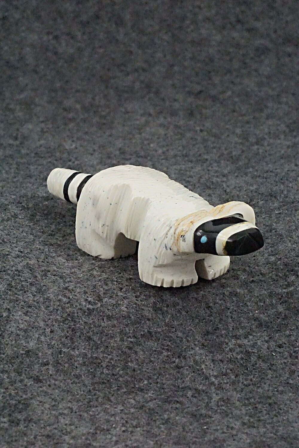 Raccoon Zuni Fetish Carving - Susette Lementino