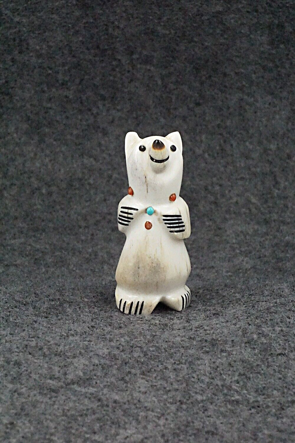 Bear Zuni Fetish Carving - Claudia Peina