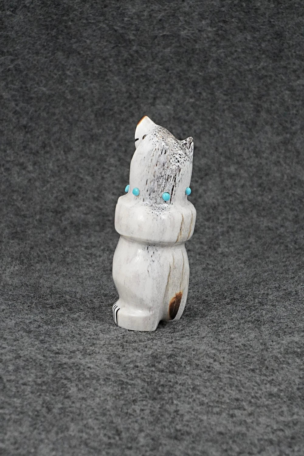 Bear Zuni Fetish Carving - Claudia Peina