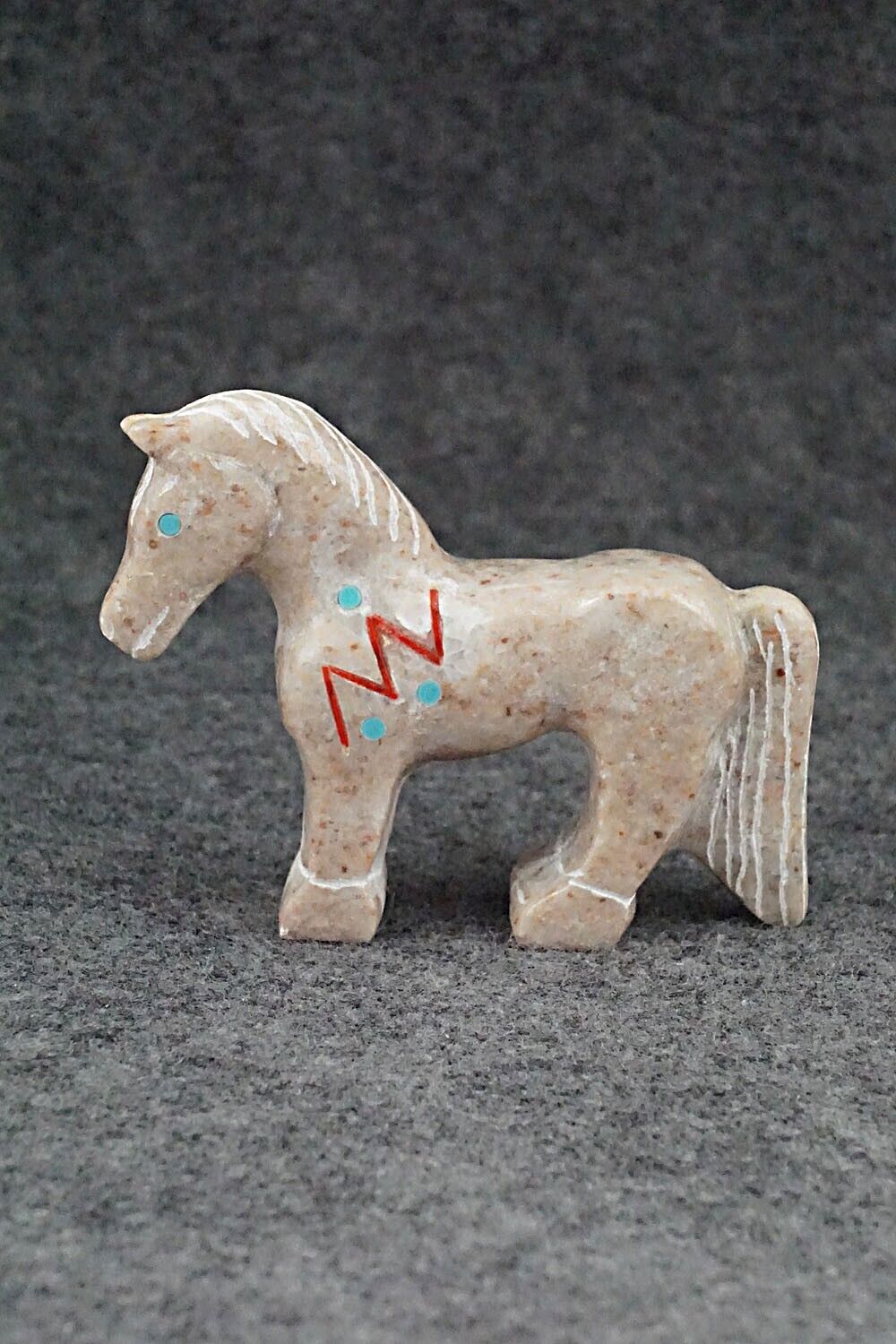 Horse Zuni Fetish Carving - Andres Lementino