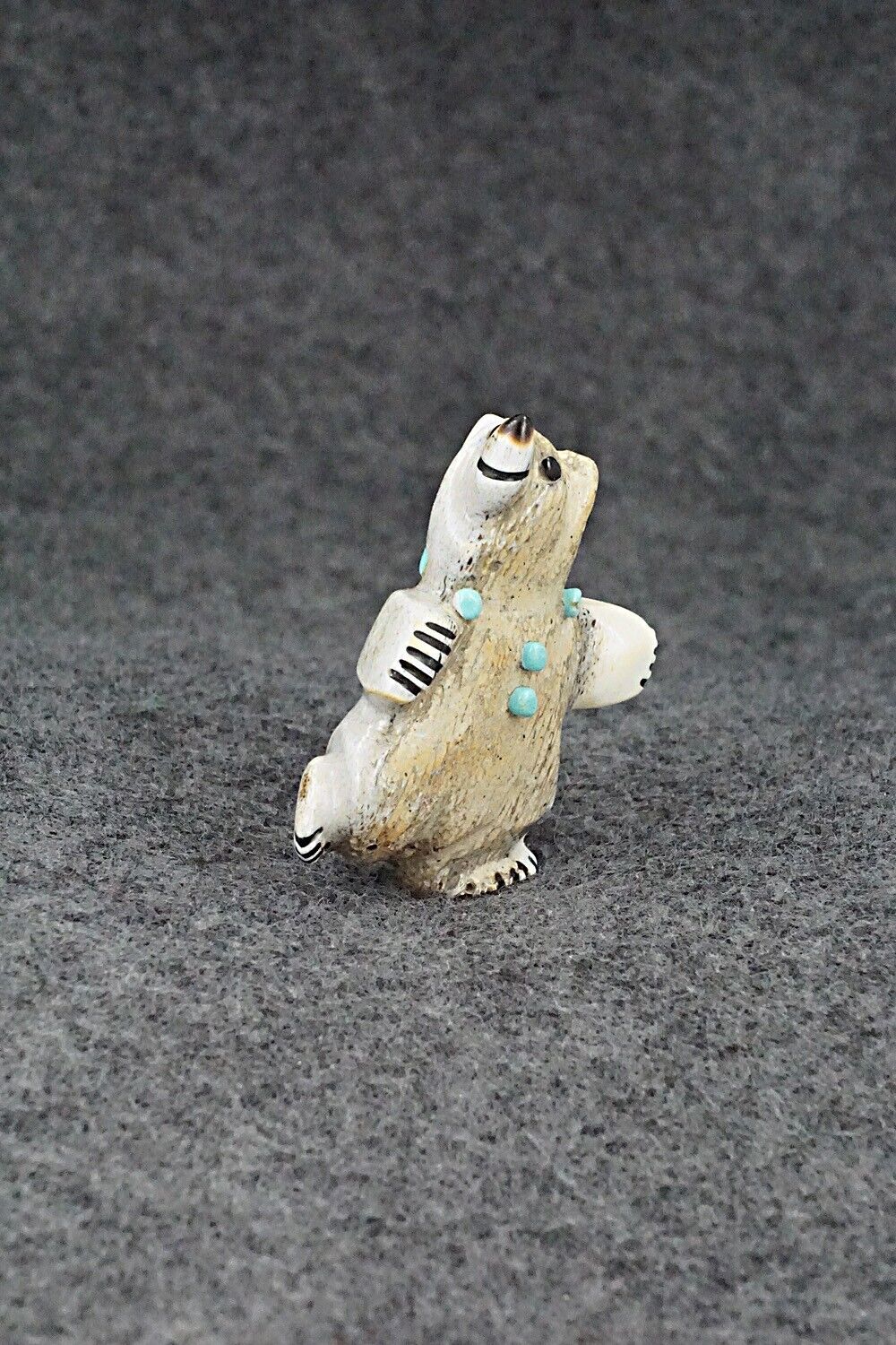 Bear Zuni Fetish Carving - Claudia Peina