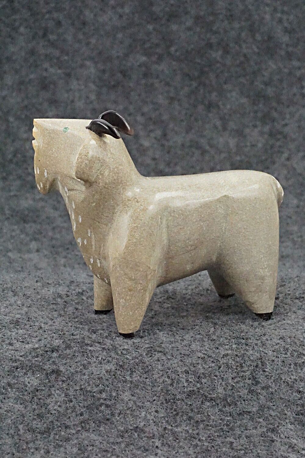 Goat Zuni Fetish Carving - Enrike Leekya