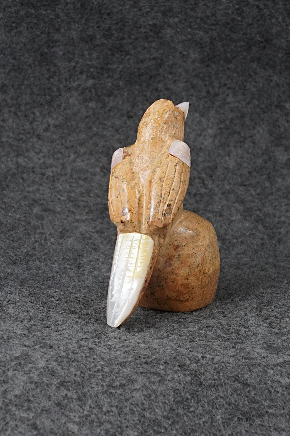Bird Zuni Fetish Carving - Freddie Leekya