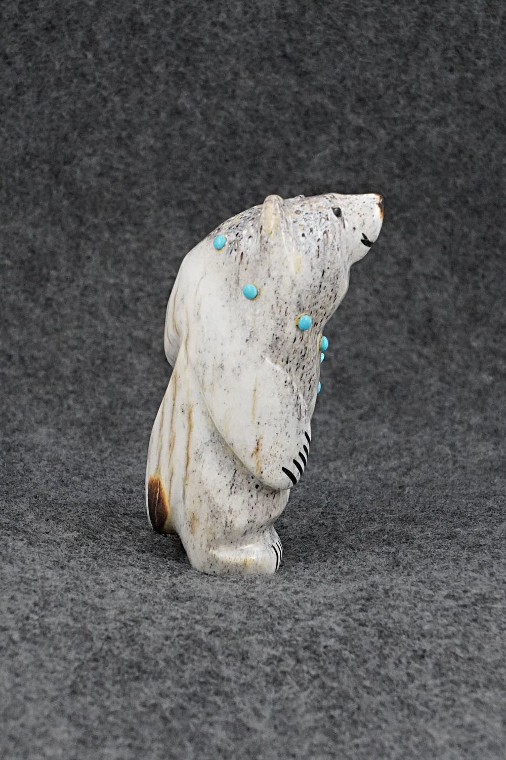 Bear Zuni Fetish Carving - Claudia Peina