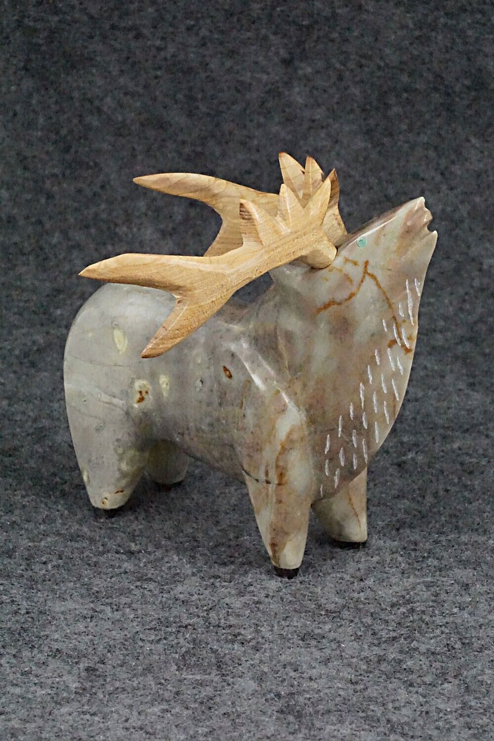 Elk Zuni Fetish Carving - Enrike Leekya
