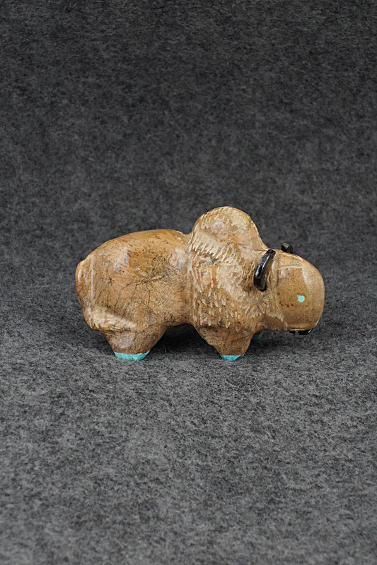 Buffalo Zuni Fetish Carving - Freddie Leekya