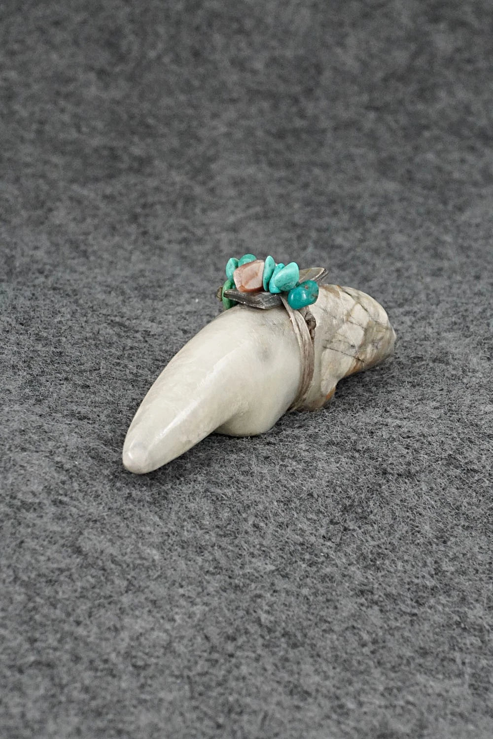 Otter Zuni Fetish Carving - Delvin Leekya