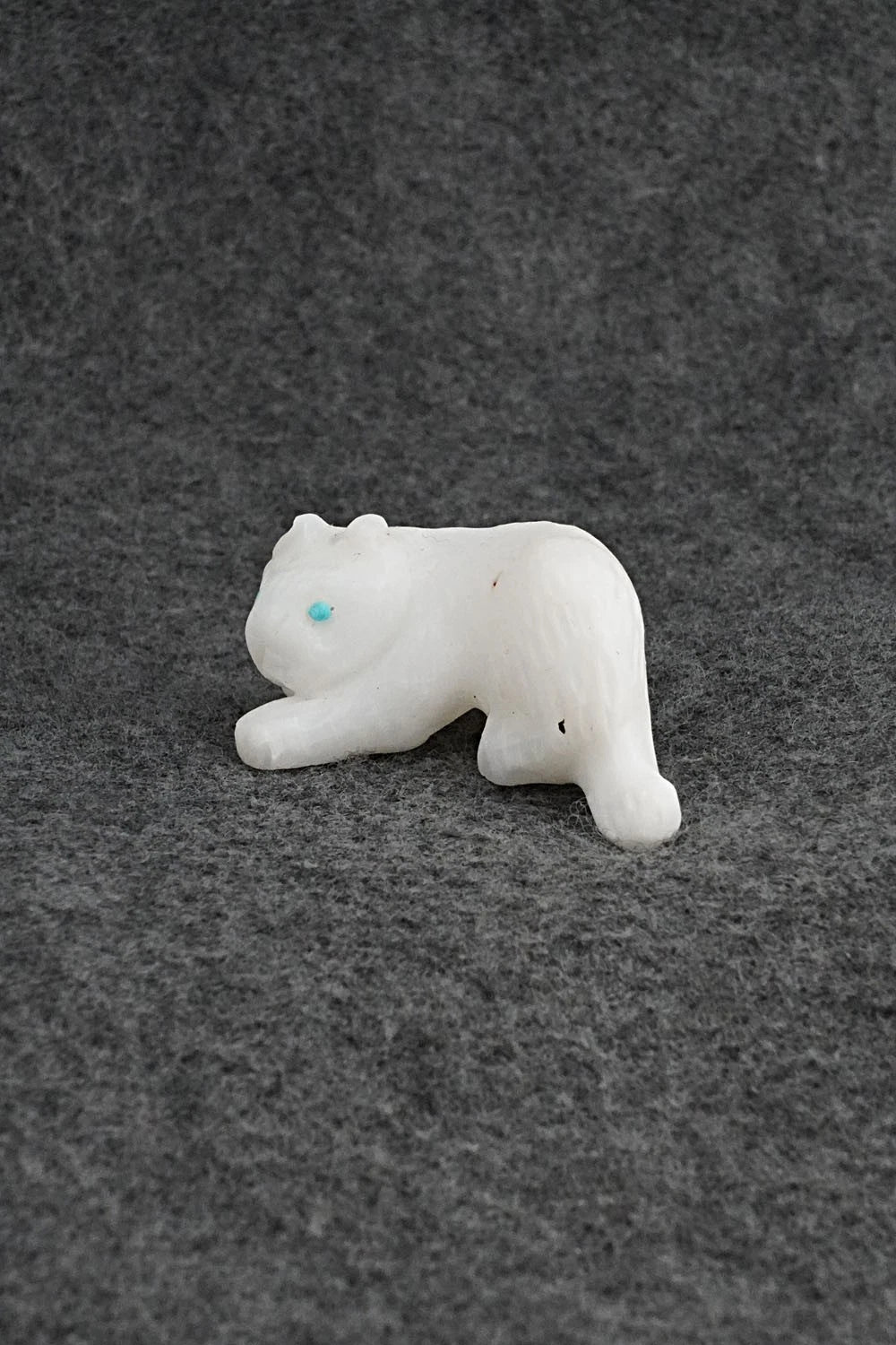 Mountain Lion Zuni Fetish Carving - Wilfred Cheama