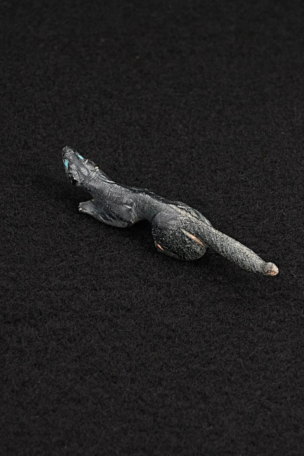 Wolf Zuni Fetish Carving - Lance Cheama