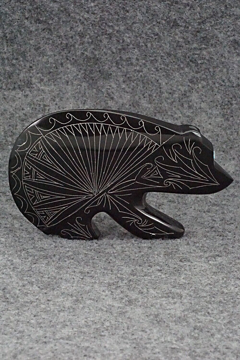 Bear Zuni Fetish Carving - Jonathan Natewa