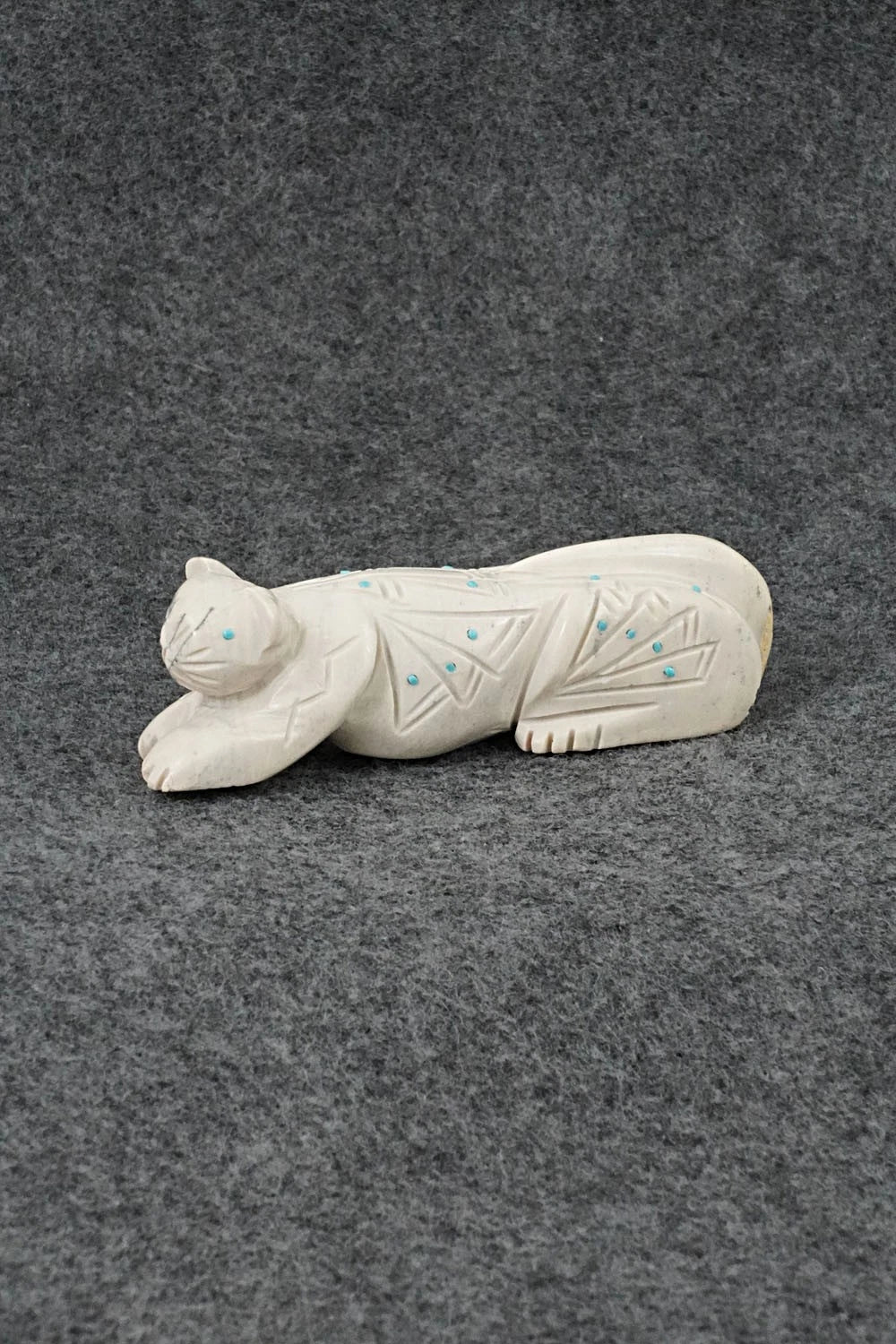 Mountain Lion Zuni Fetish Carving - Adrian Cachini