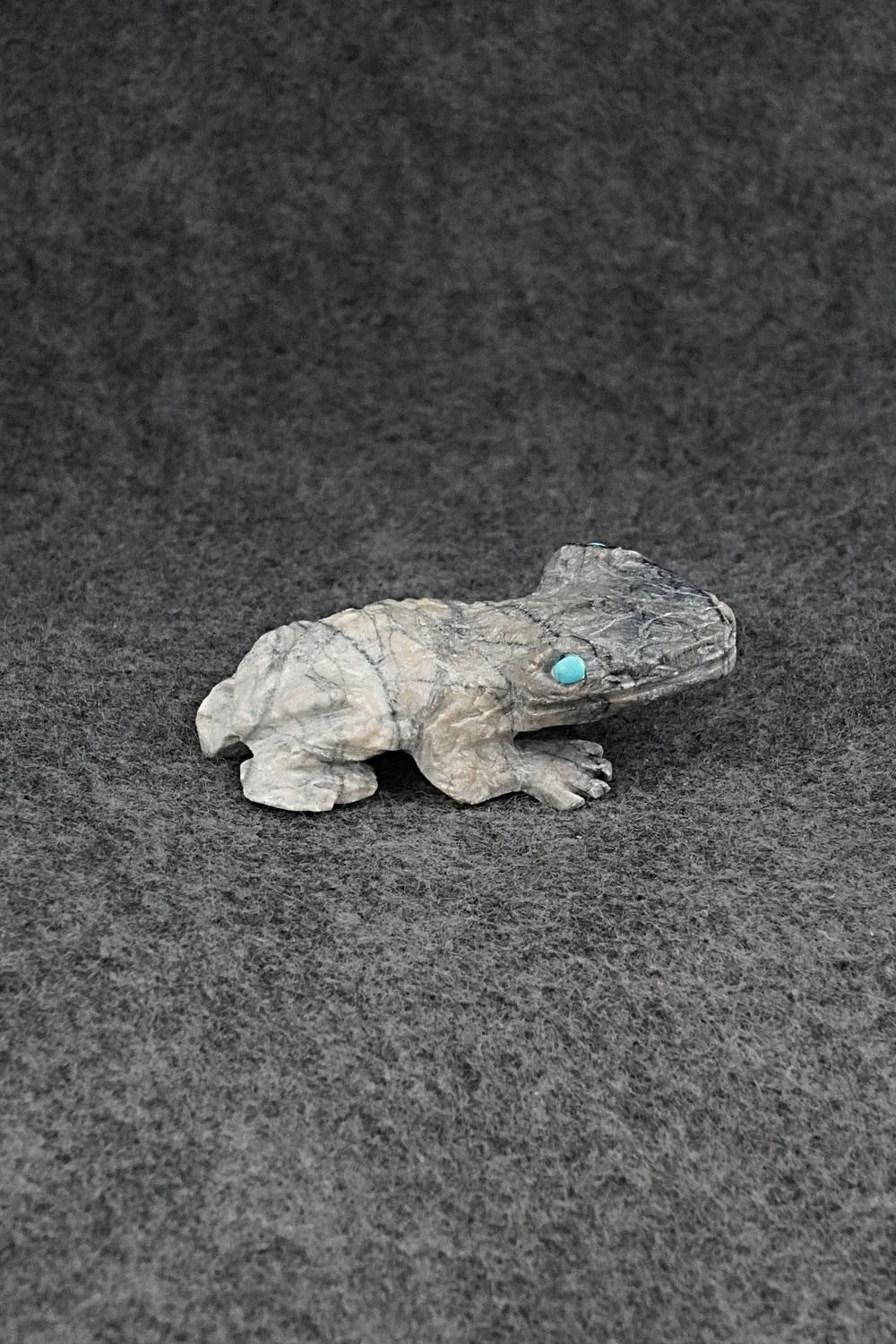 Frog Zuni Fetish Carving - Dina Owan