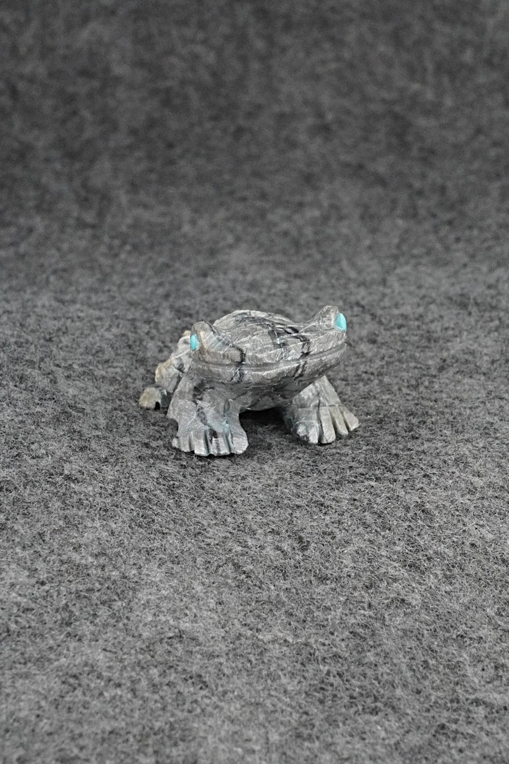 Frog Zuni Fetish Carving - Dina Owan