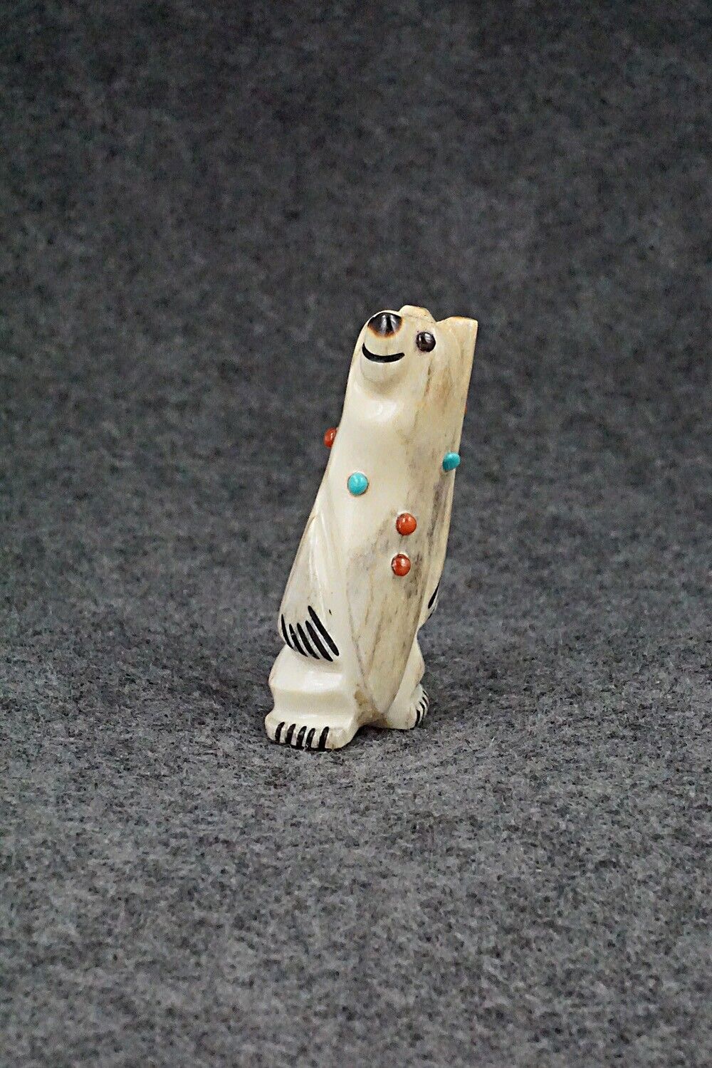 Bear Zuni Fetish Carving - Claudia Peina