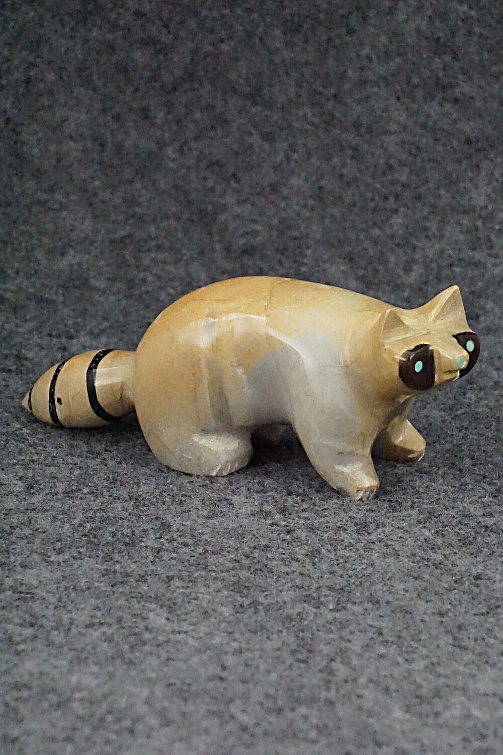 Raccoon Zuni Fetish Carving - Enrike Leekya