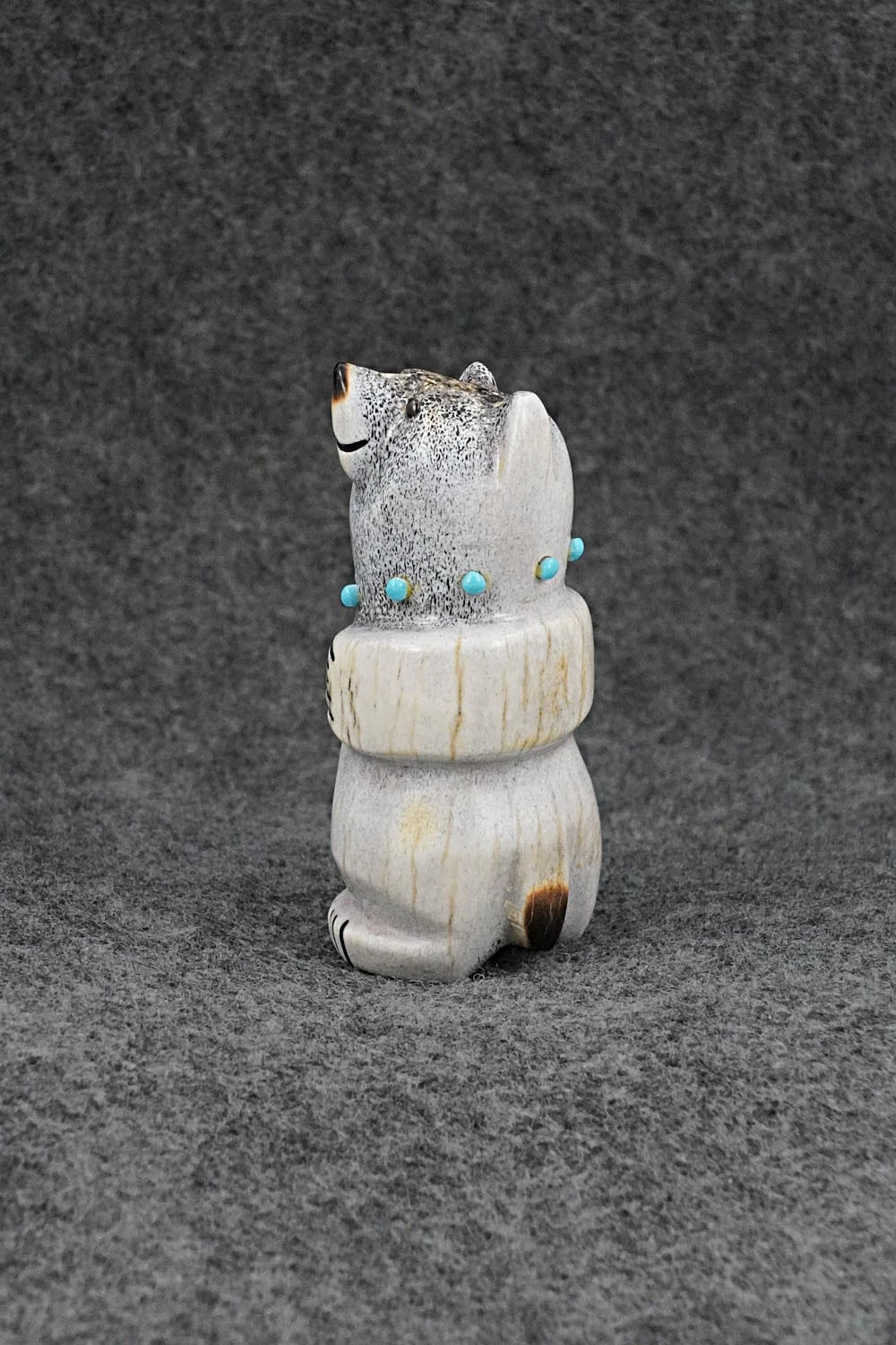 Bear Zuni Fetish Carving - Claudia Peina