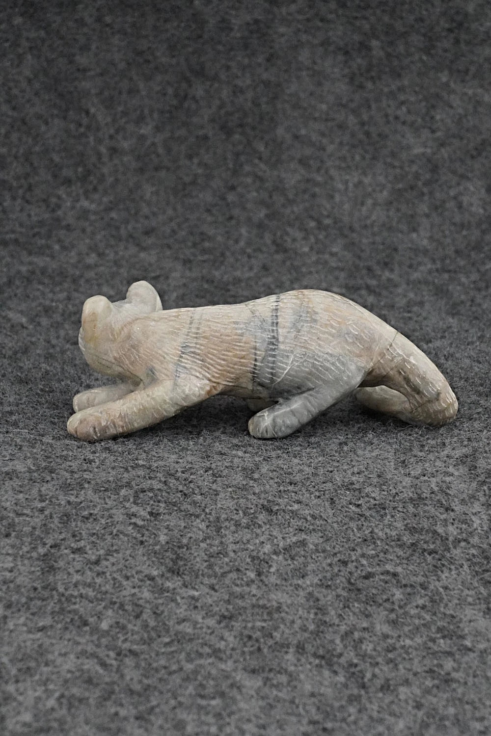 Mountain Lion Zuni Fetish Carving - Wilfred Cheama