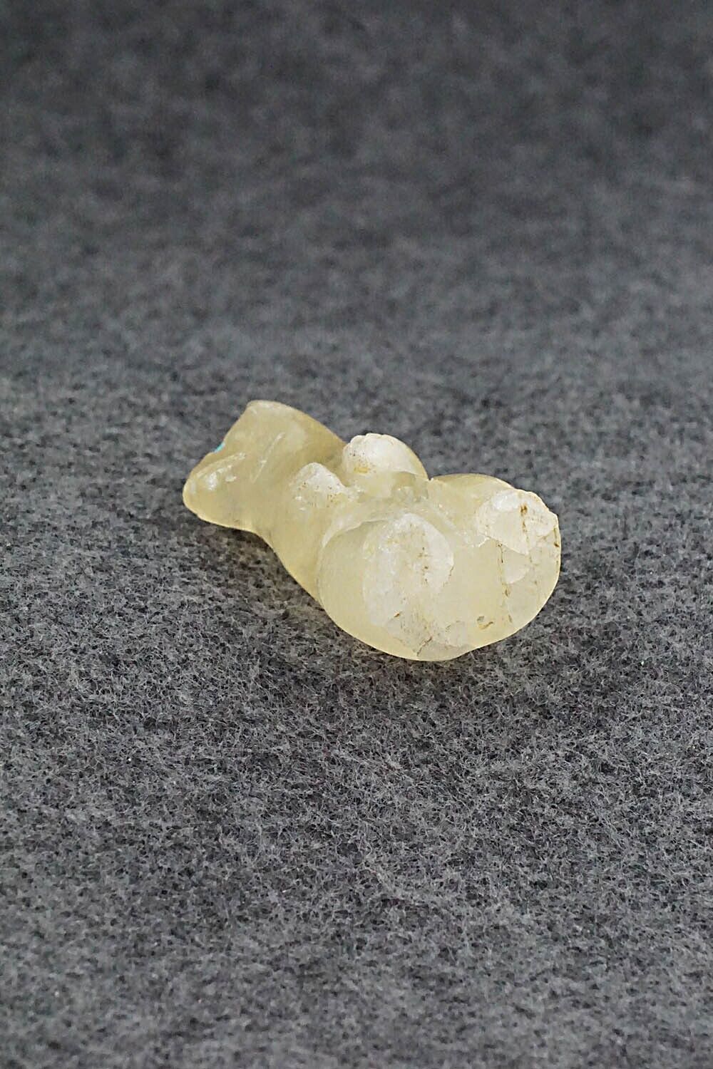 Bear Zuni Fetish Carving - Lindsey Cheama