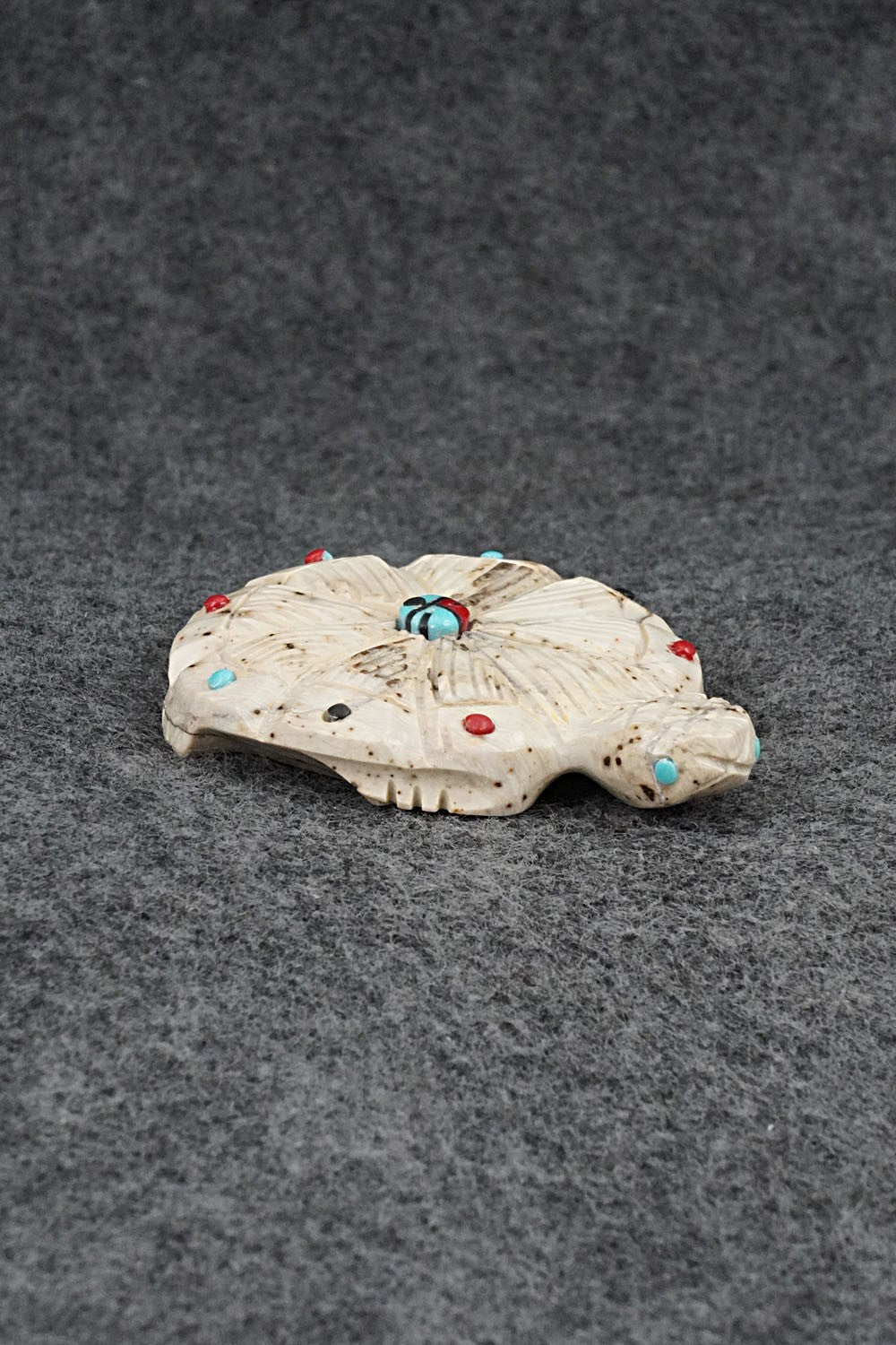 Turtle Zuni Fetish Carving - Dannette Laate