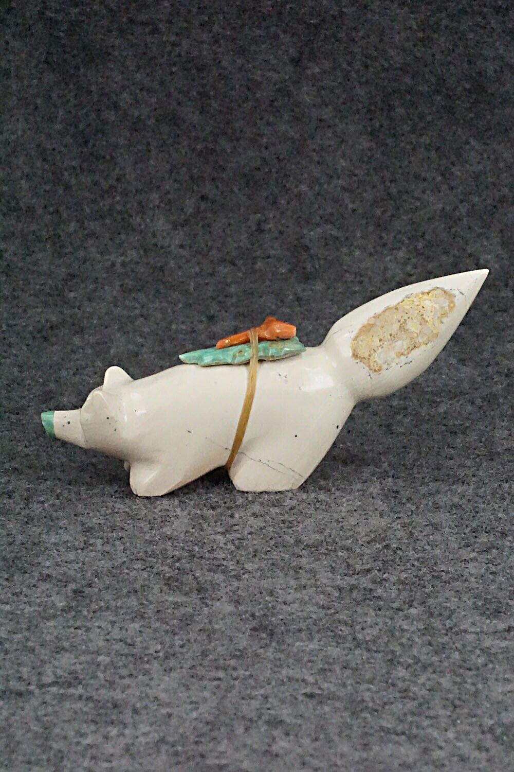 Wolf Zuni Fetish Carving - Enrike Leekya