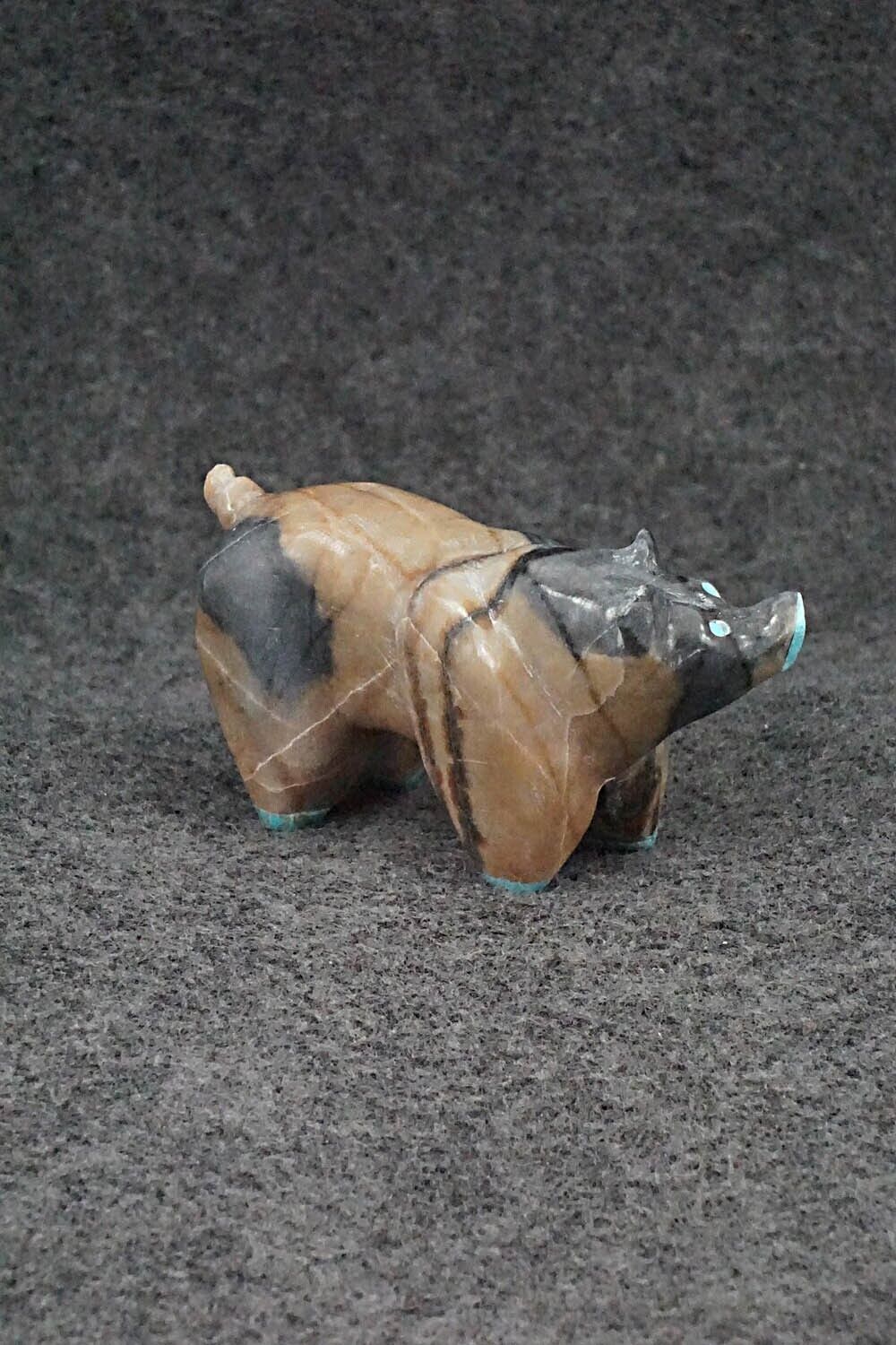 Pig Zuni Fetish Carving - Freddie Leekya