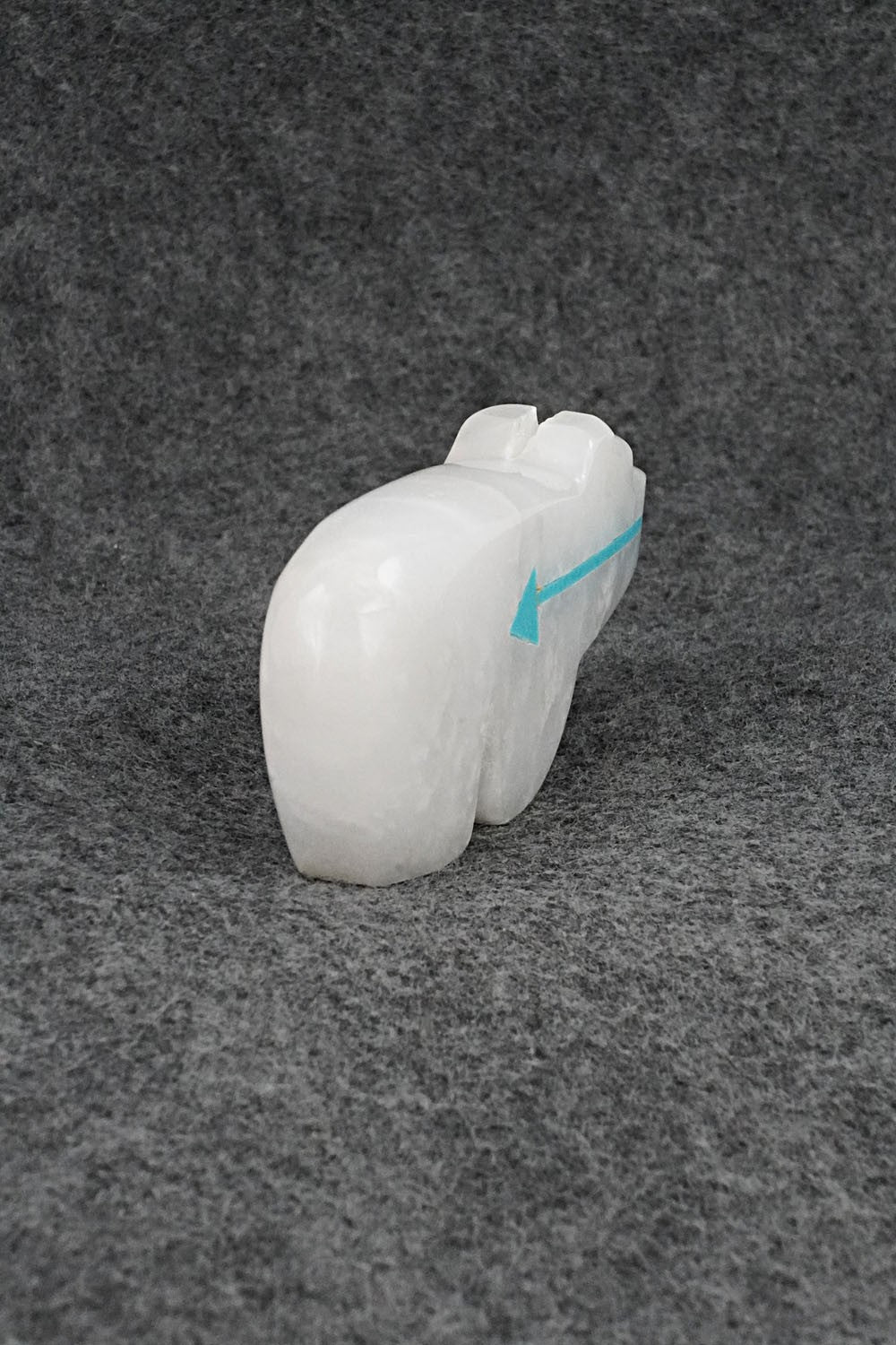 Bear Zuni Fetish Carving - Bernard Laiwakete