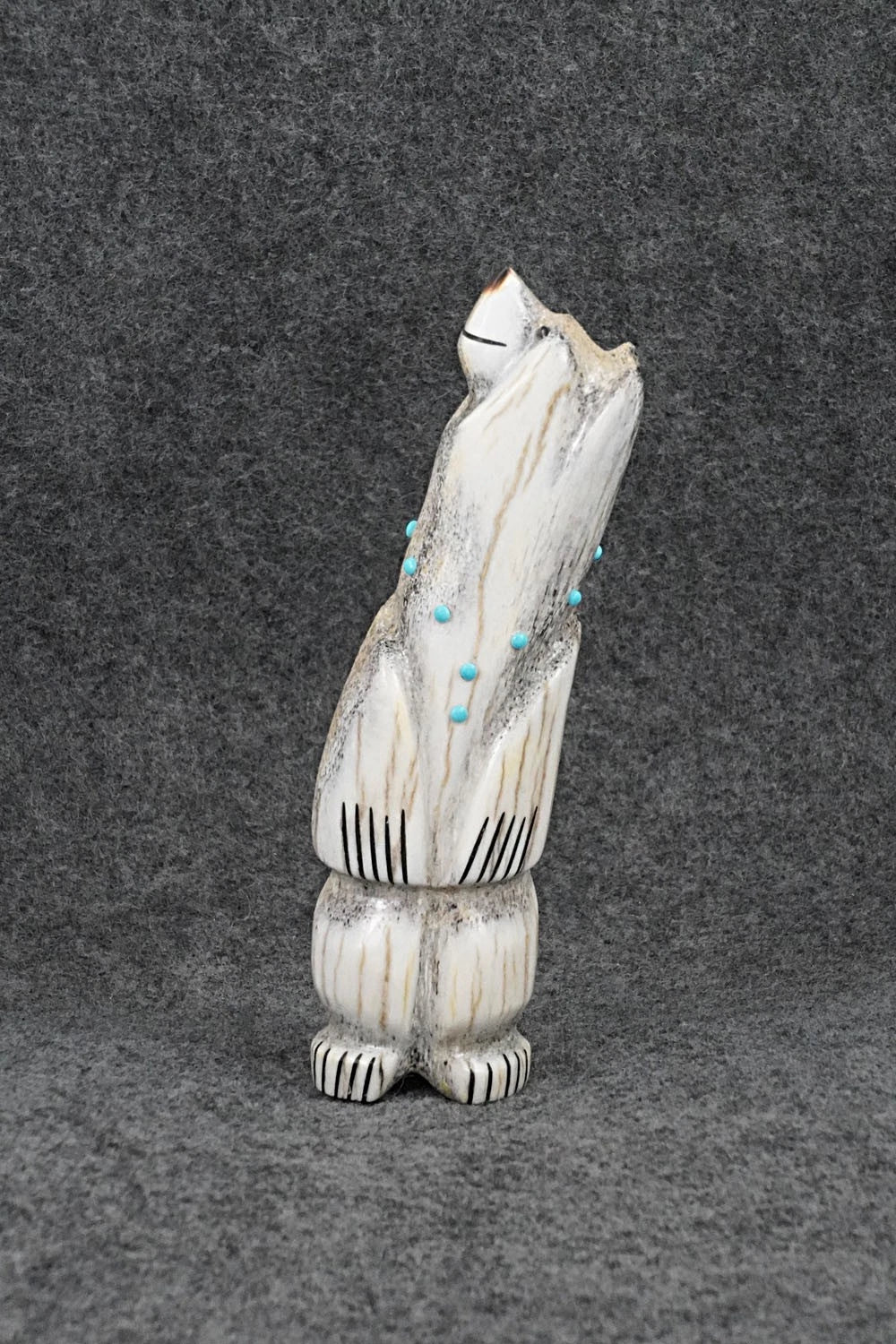 Bear Zuni Fetish Carving - Claudia Peina