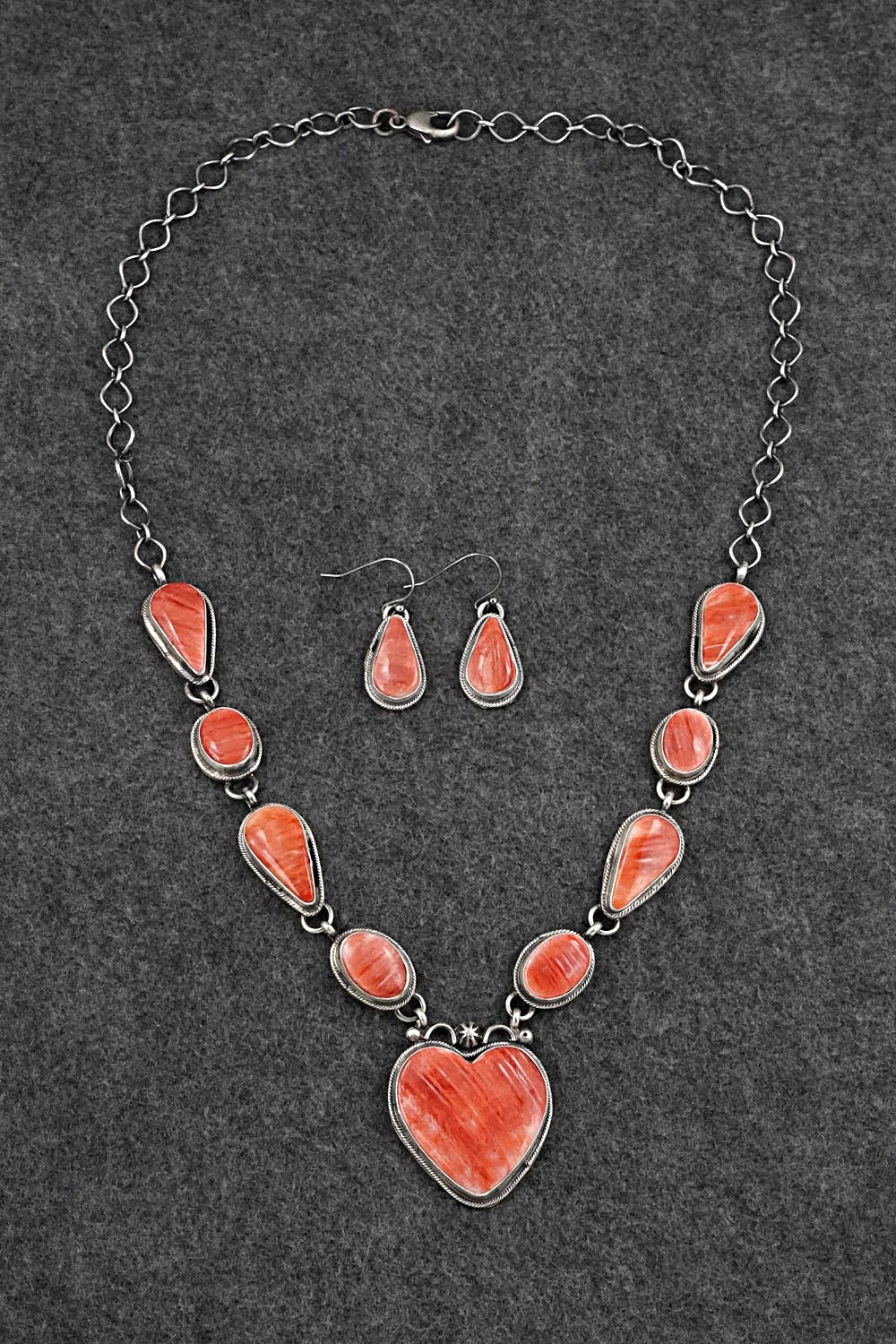 Spiny Oyster & Sterling Silver Necklace and Earrings Set - Bobby Johnson