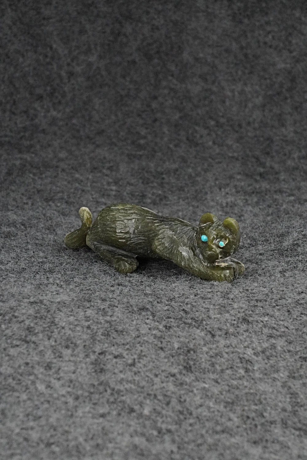 Mountain Lion Zuni Fetish Carving - Wilfred Cheama